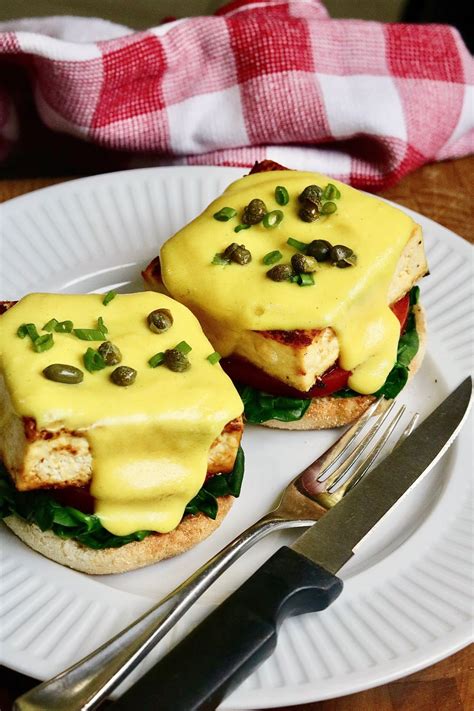 Vegan Eggs Benedict - The Cheeky Chickpea