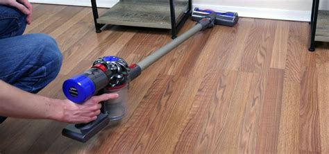 Dyson V8 Cordless Vacuum Hardwood Floor Attachment - Carpet Vidalondon