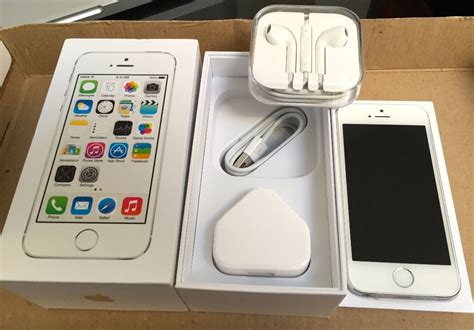 Unlocked iPhone 5s, white and silver, 64GB, brand new in box | in Bedford, Bedfordshire | Gumtree