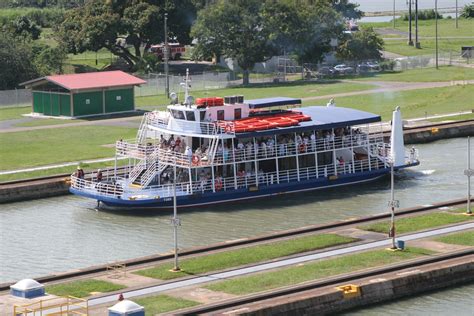 Canal Tour - Navigate the Panama Canal