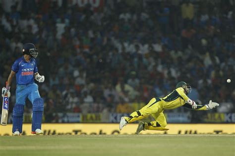 Matthew Wade attempts a catch | ESPNcricinfo.com