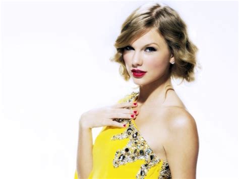 Taylor Swift in yellow evening dress wallpapers and images - wallpapers, pictures, photos