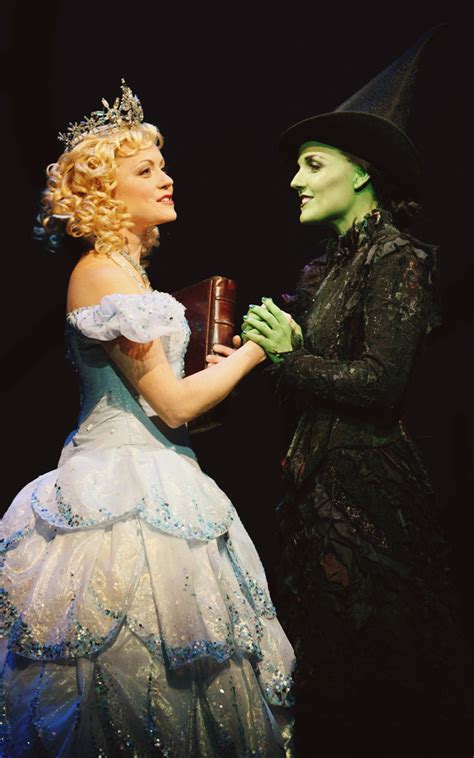 2008 Kendra Kassebaum as Glinda; Kerry Ellis as... - Wicked 1280px