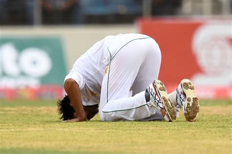 Mohammad Amir performs the sajdah after taking a five-wicket haul | ESPNcricinfo.com