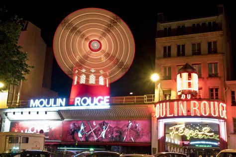 Moulin Rouge, Paris - Night shot long-time exposure, 4s | Flickr