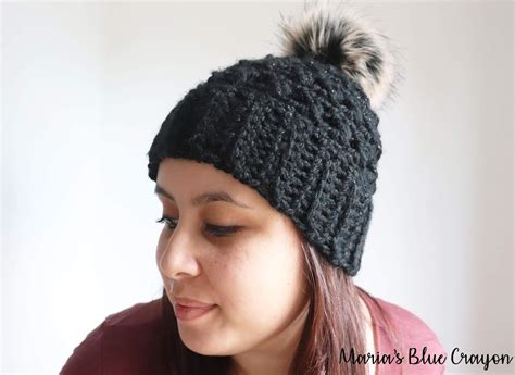 Chunky Crochet Beanie with Pom Pom - Free Crochet Hat Pattern - Maria's Blue Crayon