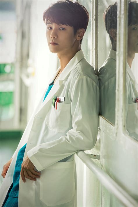 [Exclusive] Kang Min Hyuk talked about 'Hospital Ship' and Ha Ji Won