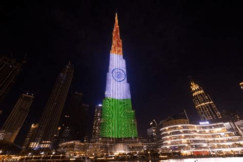 Burj Khalifa lights up in Indian tricolour on 77th Independence Day ...