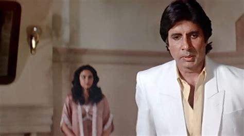 Old Video Of Amitabh Bachchan Reciting His Father's Famous Poem 'Agneepath' For Him, Goes Viral