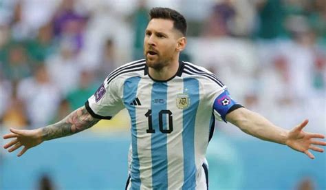 Qatar 2022: Messi scores as Argentina head to quarter-finals with 2-1 ...