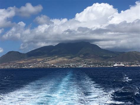 Nevis Peak (Nevis) - Spectacular Mountains