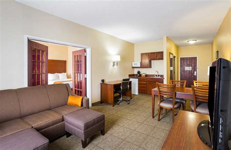 Comfort Suites - Twinsburg (Twinsburg, OH) - Resort Reviews - ResortsandLodges.com