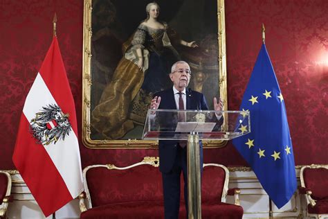 Austrian president demands that government restore trust | AP News