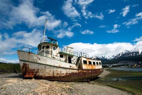 10 Abandoned Fishing Boats & Rusting Trawlers | Urban Ghosts