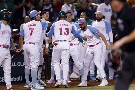 Fans roast Mexico's new blue-and-white World Baseball Classic uniforms: "Nothing says Mexico ...