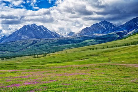 The Russian Border Mountains Mongolia landscape pic by Kanenori ...