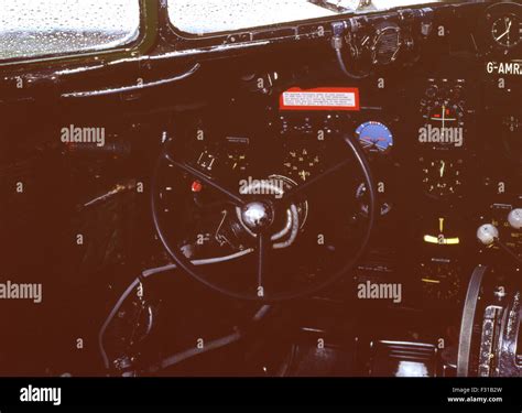 Douglas dc 2 cockpit hi-res stock photography and images - Alamy