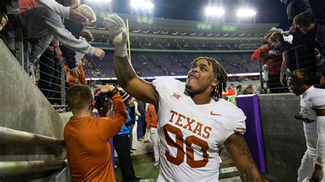 Texas DT Byron Murphy declares for the 2024 NFL Draft