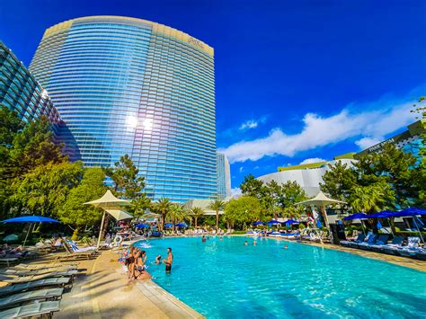 Aria Las Vegas Pool Review – Full Guide To The Pool Deck At The Aria ...