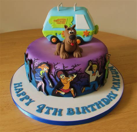 Scooby Doo cake with mystery van. Airbrushed blue and purple. | Ideias ...