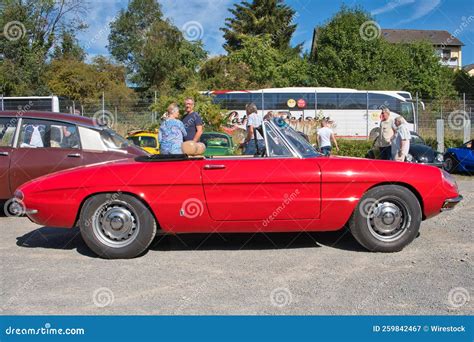 Red Alfa Romeo Spider, Cabriolet, Classic Car Editorial Photography - Image of italy, engine ...