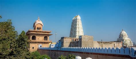 Nidhivan in Vrindavan Timings, History, Aarti Timing, Entry Fee & Location