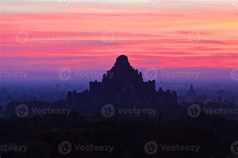 Bagan archaeological zone, Myanmar 1186330 Stock Photo at Vecteezy