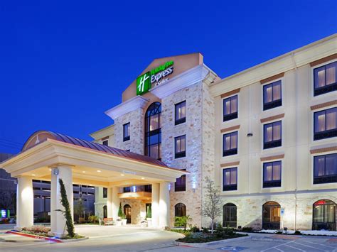 Holiday Inn Express & Suites Dallas Central Market Center - Hotel ...