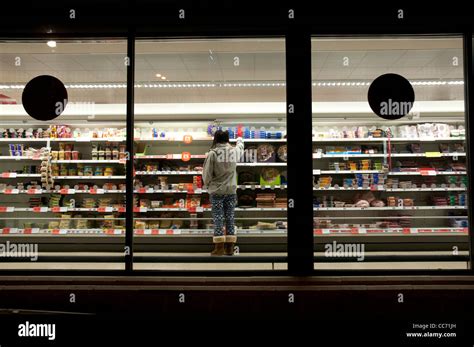 Supermarket at night photographed from outside Stock Photo, Royalty Free Image: 41951577 - Alamy