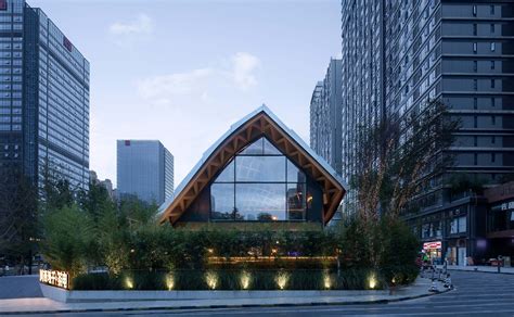 Gallery of Timber-Roofed Restaurant / BEHIVE Architects - 17