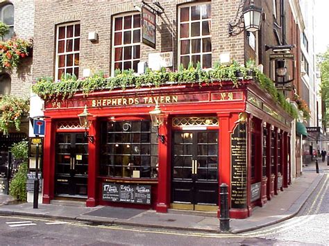 Image result for london pub | Boiseries escalier, Façade de magasin, Maison