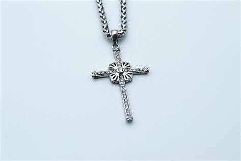 Wheat chain 26" with CZ cross pendant | Gold and Diamond Zone