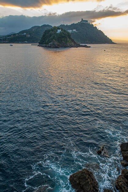 Premium Photo | The wonderful bay of la concha beach san sebastian