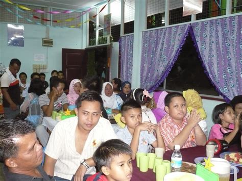 Dunia Bahasaku -Bahasa Melayu (SK) Tahun 6: Gambar makan malam