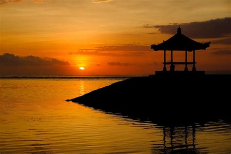 Sanur Beach Sunrise In Bali: Best Time & Photo Spots