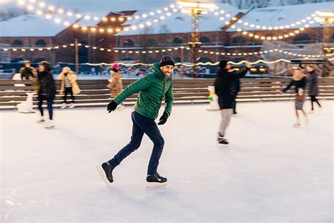 10 Best Ice Skating Rinks in Maine