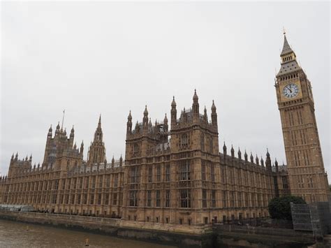 Premium Photo | Houses of parliament in london