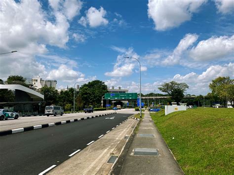 Crossing the Singapore/Malaysia Border By Train - Happy-Go-Lica