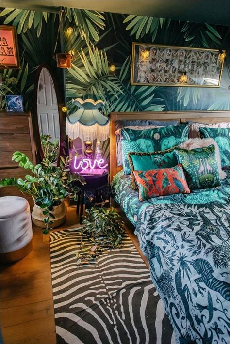 38 Unique And Bold Maximalist Bedroom Decor Ideas - DigsDigs