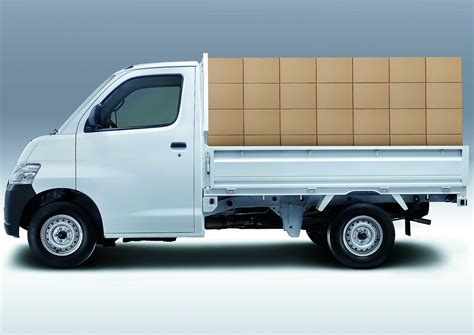 IN4RIDE: DAIHATSU GRAN MAX FOR THE TOUGH, LOVING JOBS