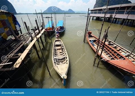 Beach houses in Thailand stock photo. Image of lounge - 30527194