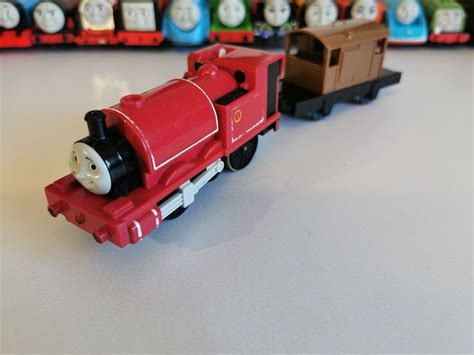 Thomas And Friends Motorised Trackmaster SKARLOEY WITH BACK CARRIAGE ...