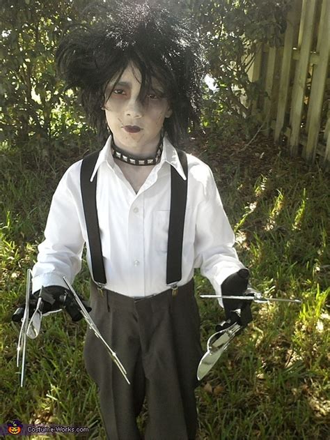 Edward Scissor Hands Costume DIY | Easy DIY Costumes