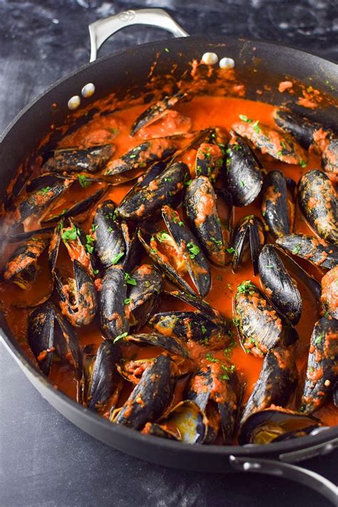 Mussels in Red Sauce Recipe | Recipe in 2021 | Red sauce recipe, Seafood boil recipes, Clams and ...