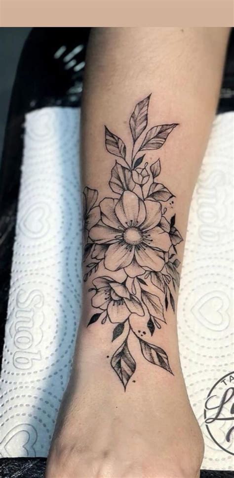 Daisy Tattoo, Flower Tattoo, Gerber Daisies, Girl Sketch, Tattoo Ideas, Dark, Girls, Fashion ...