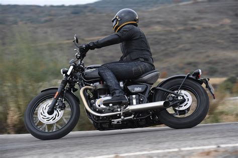 2017 Triumph Bonneville Bobber Review | Back To Basics