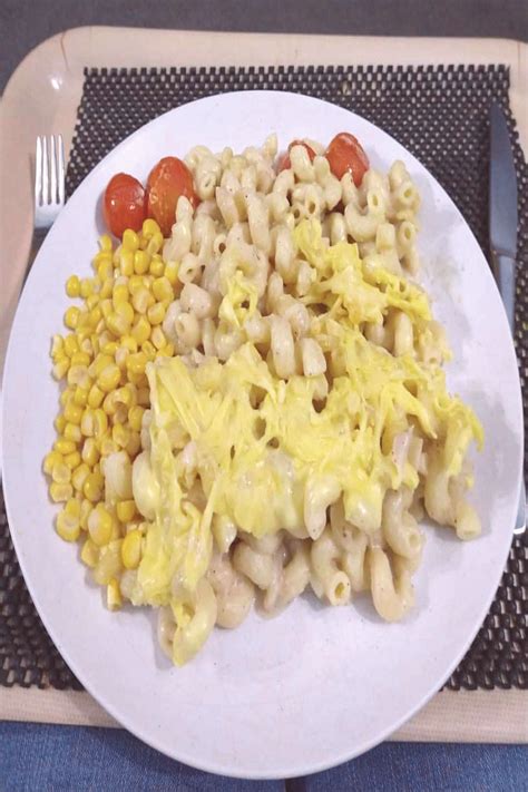 Vegan Mac and cheese with sweet corn and tomatoes thefeed in 2020 | Vegan mac and cheese, Mac ...