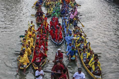 LOOK: Thousands join fluvial procession in Naga | ABS-CBN News