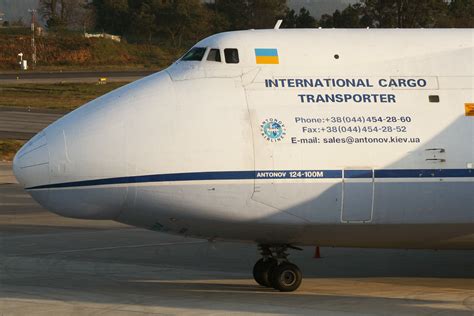 Antonov An-124 en Vigo | Avión de transporte Antonov An-124-… | Flickr