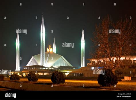 Faisal mosque at night, Islamabad, Pakistan Stock Photo - Alamy